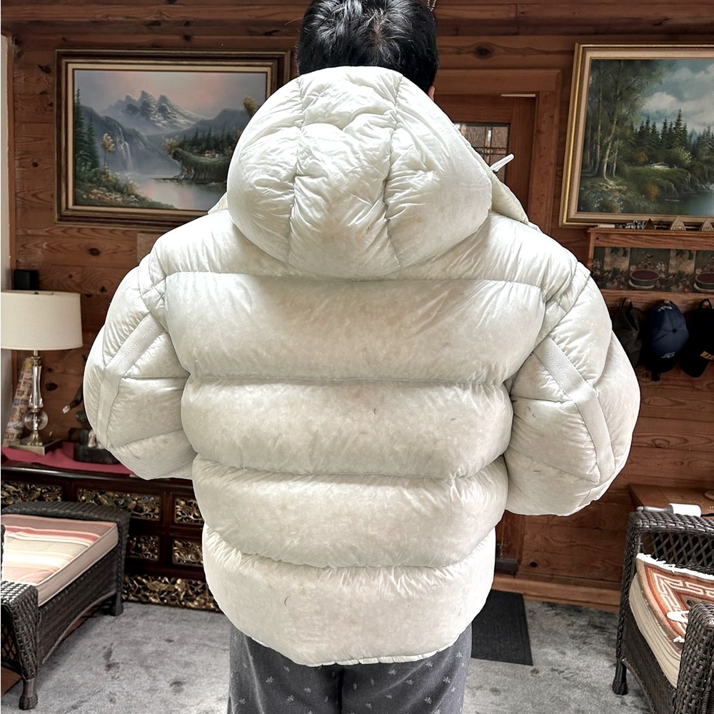 Barely worn 9/10 jacket in good condition
